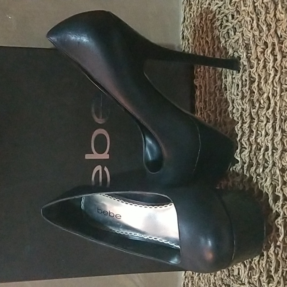 BEBE Limited Ed. Elegant Black Platform Heels Size 8 Womens
